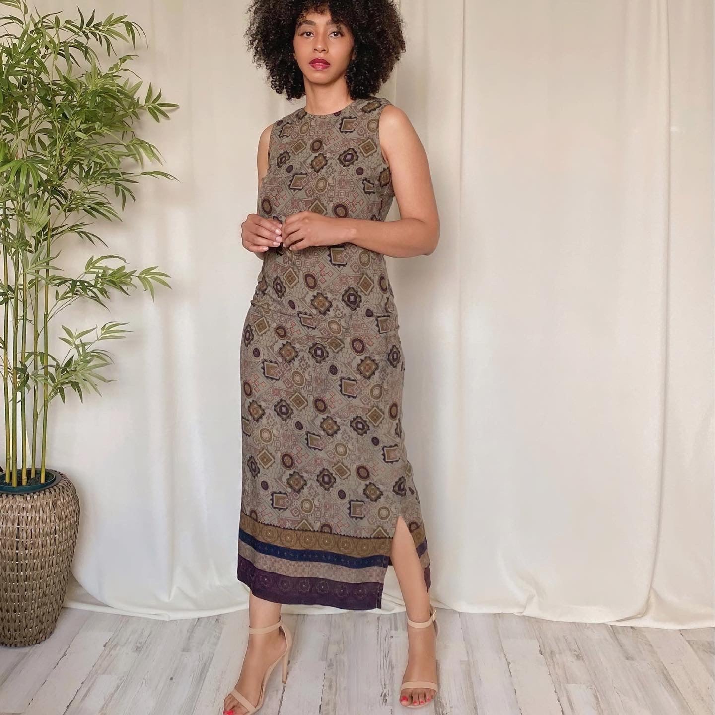vintage safari dress Classic while the tropical print adds a touch of exotic allure Vintage Safari Dress Size 12